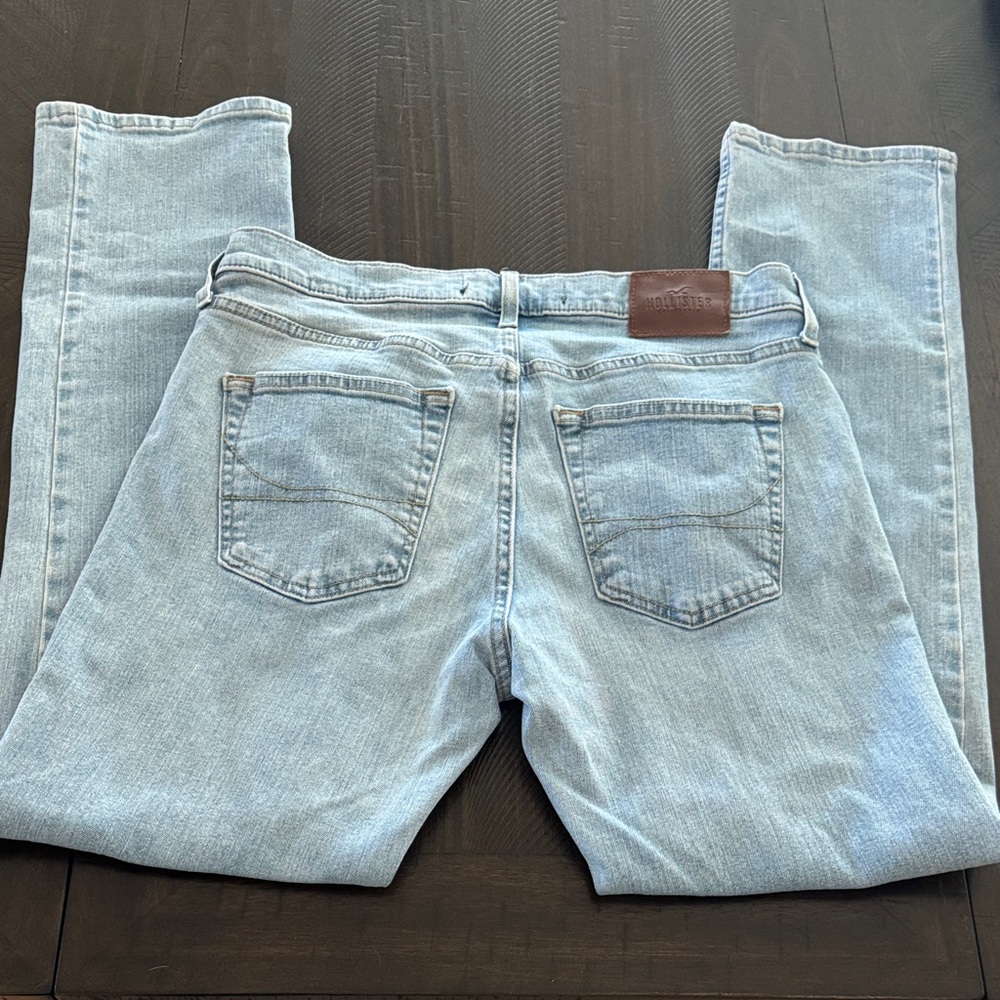 Hollister Men's Slim Jeans in Light Blue 31W x 32L - Picture 5 of 7